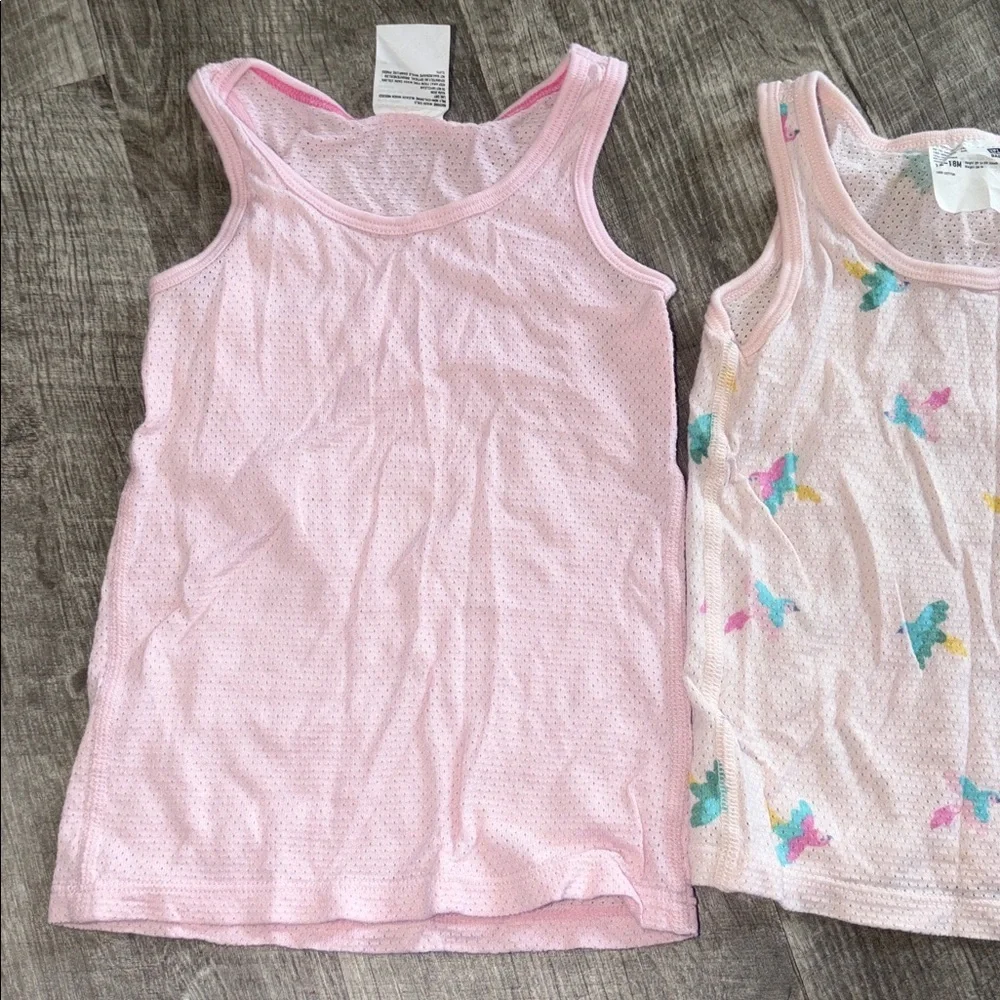 2 pack Uniqlo Girls Mesh Light Pink and Multicolor Tank Tops